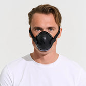Man wearing the Kuvola humidifier mask